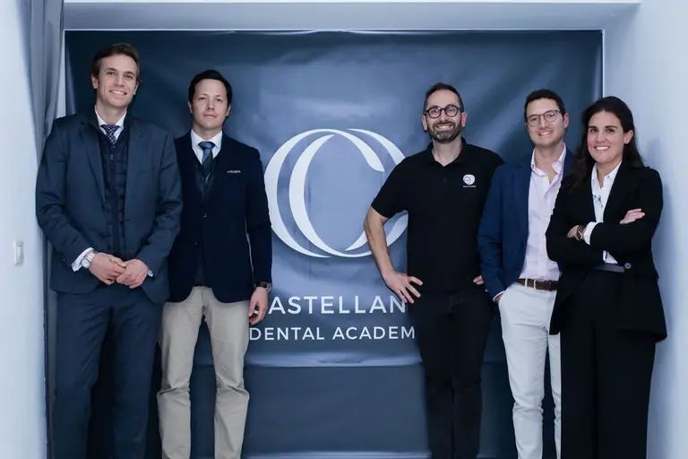 Ponentes y equipo de la Academy ante el photocall